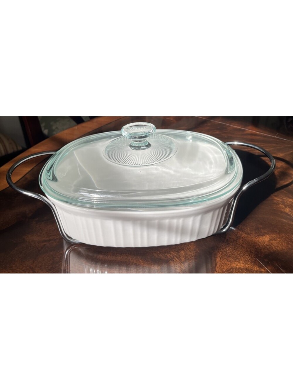 CorningWare French White 2.5 Qt Oval Casserole Dish Glass Lid Metal Cradle